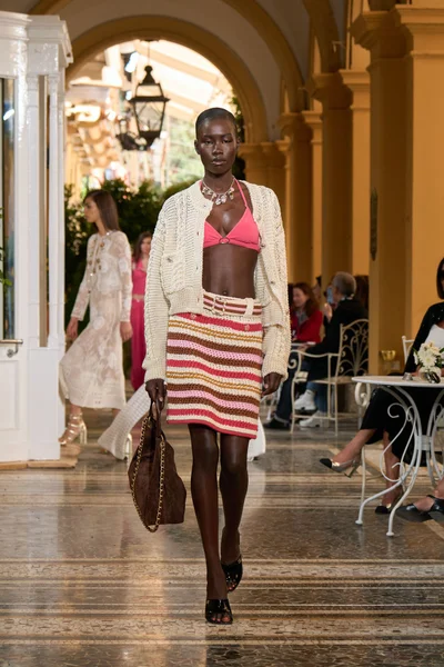 Look 35